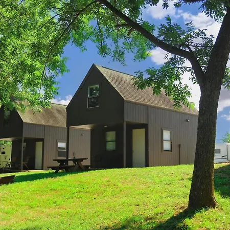Riverfront Getaway Cabin #2 - Sleeps 5